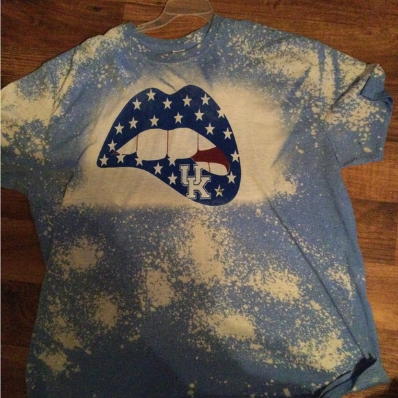 2-Tshirt - Picture 2 of 6